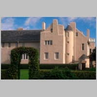 Mackintosh, Hill House, photo on visitscotland.com,.jpg